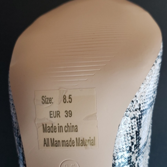 High Heel Shoes - Picture 6 of 7